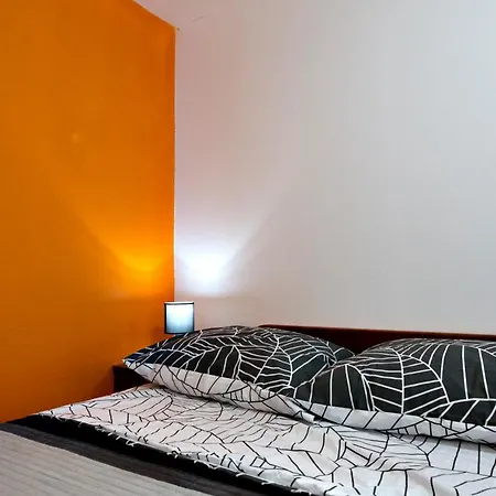 Apartment Alice In Wonderland *