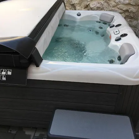 Apartment Alice In Wonderland