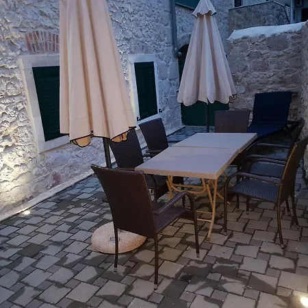 Apartment Alice In Wonderland Sibenik