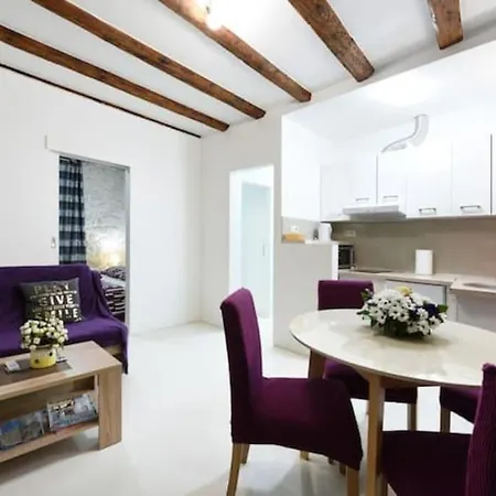 Apartment Alice In Wonderland Sibenik