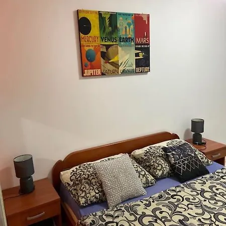 Apartment Alice In Wonderland *