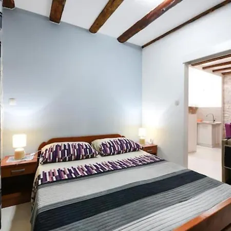 Apartment Alice In Wonderland