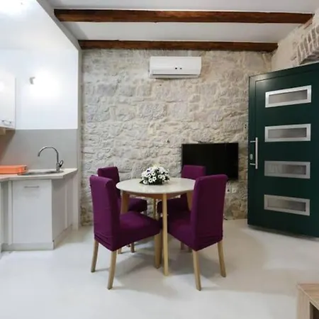 Alice In Wonderland Apartment