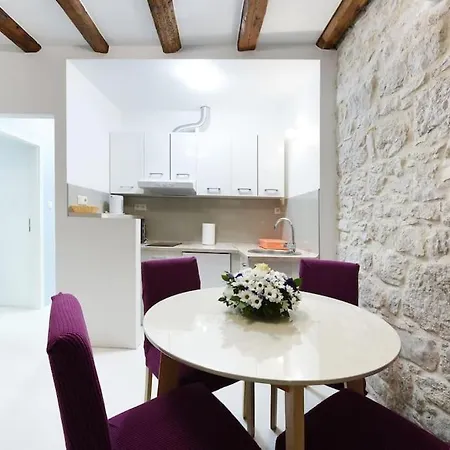 Alice In Wonderland Apartment Sibenik