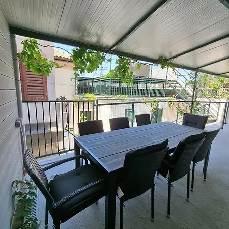 Alice In Wonderland Apartment Sibenik
