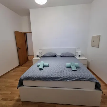 Alice In Wonderland * 希贝尼克