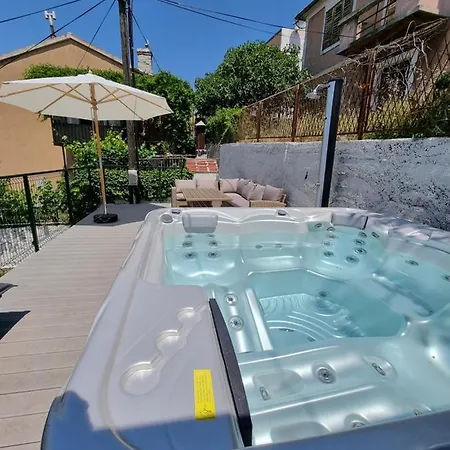 Alice In Wonderland Apartment *