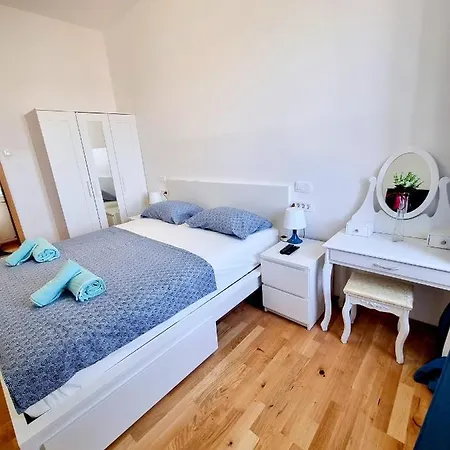 Alice In Wonderland Apartment *