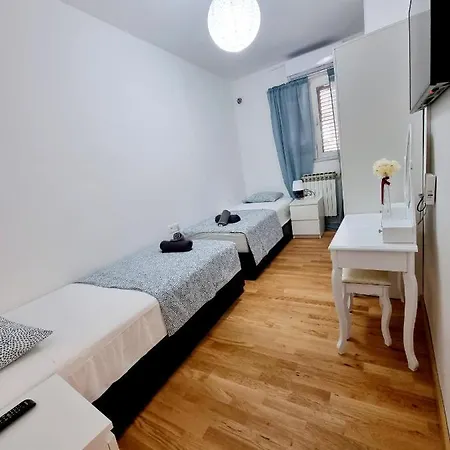 Alice In Wonderland Apartment Sibenik