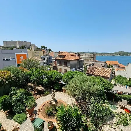 Apartment Alice In Wonderland Sibenik