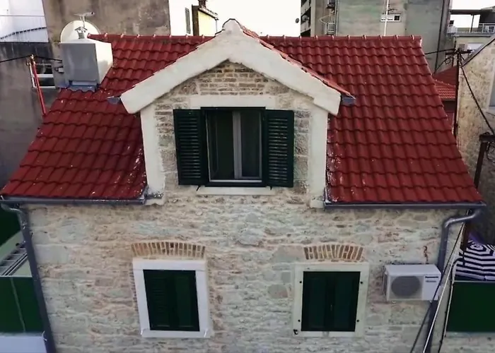 Alice In Wonderland 아파트