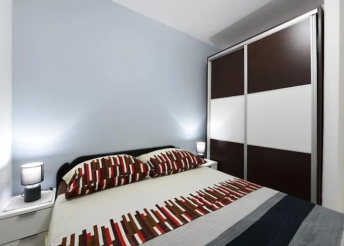 Alice In Wonderland 아파트 시베니크