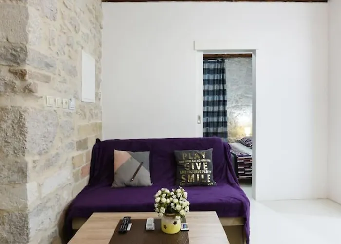 아파트 Alice In Wonderland *