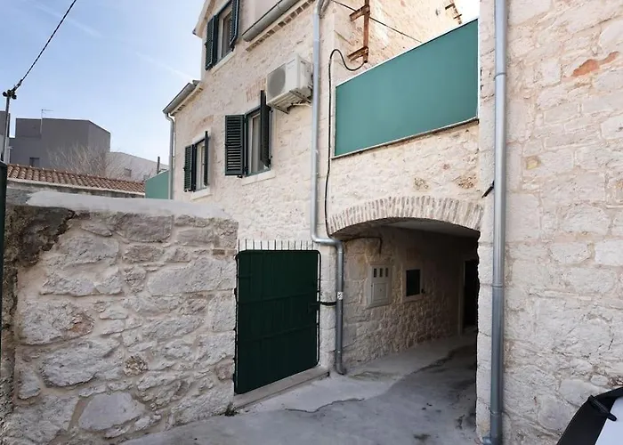 Alice In Wonderland 아파트 *