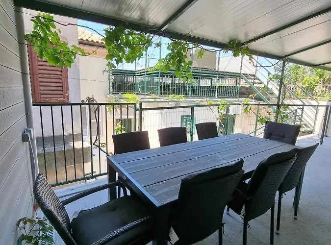 Alice In Wonderland Apartment Sibenik