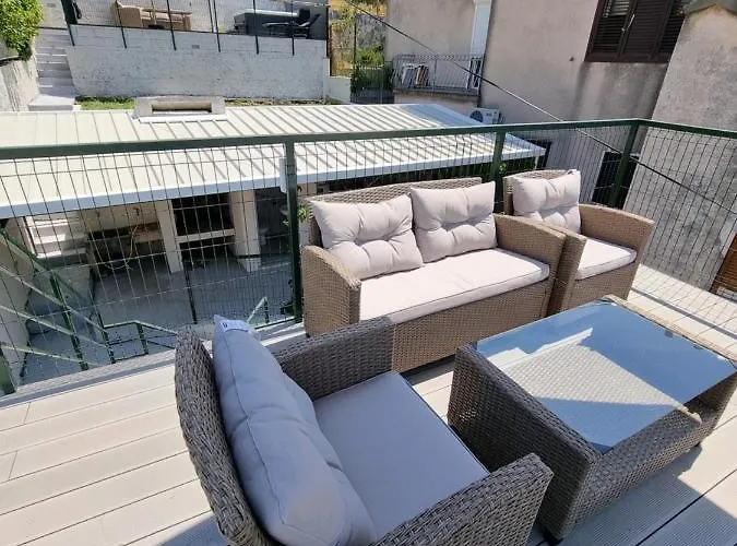 Apartment Alice In Wonderland