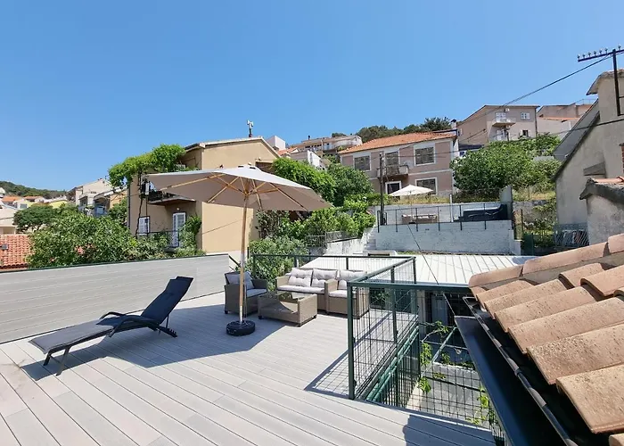 Alice In Wonderland Apartment Sibenik