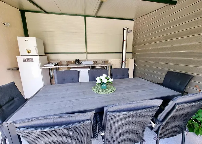 Alice In Wonderland 아파트 시베니크